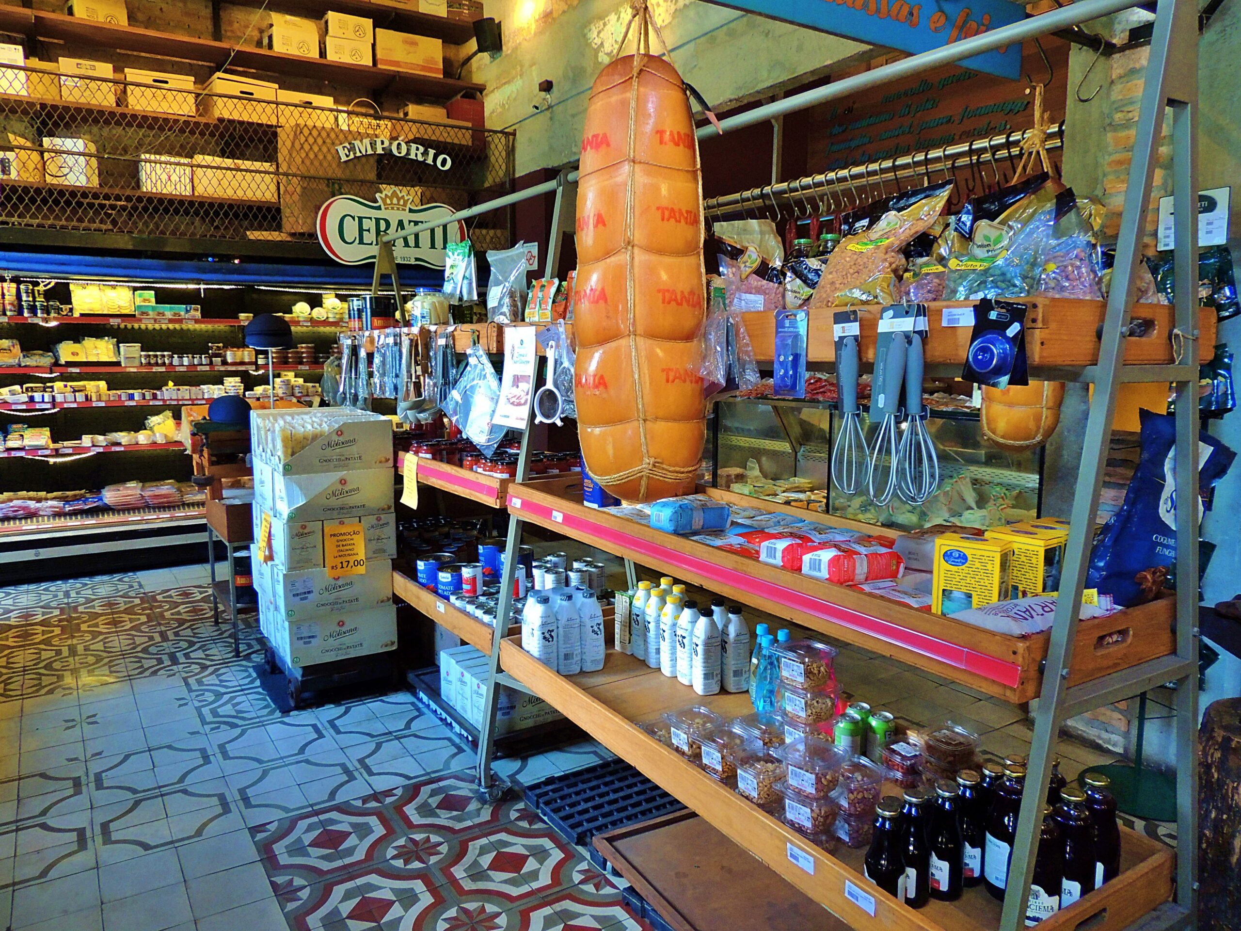 Interior da Padaria Centenária