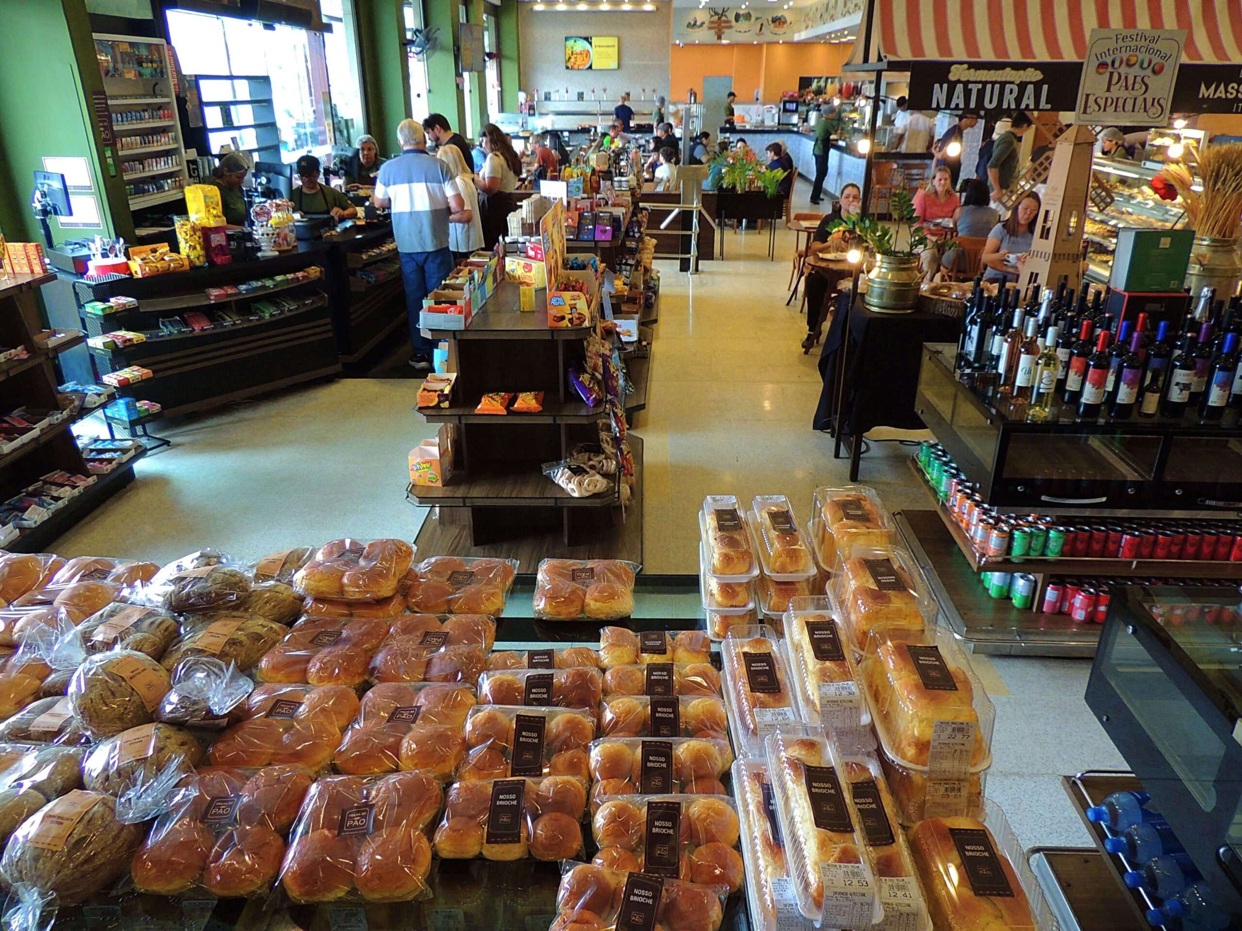 Interior da Padaria Trilha do Pão